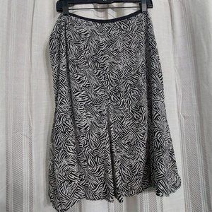 Dana Buchman Black and White Zebra Pattern Midi Skirt Size 14